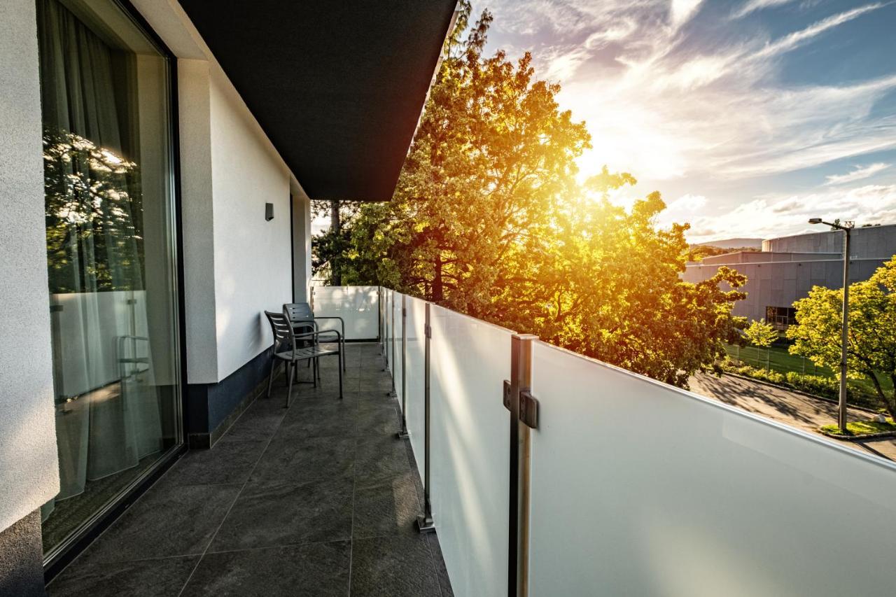 Lignum Hotel Miskolc Buitenkant foto