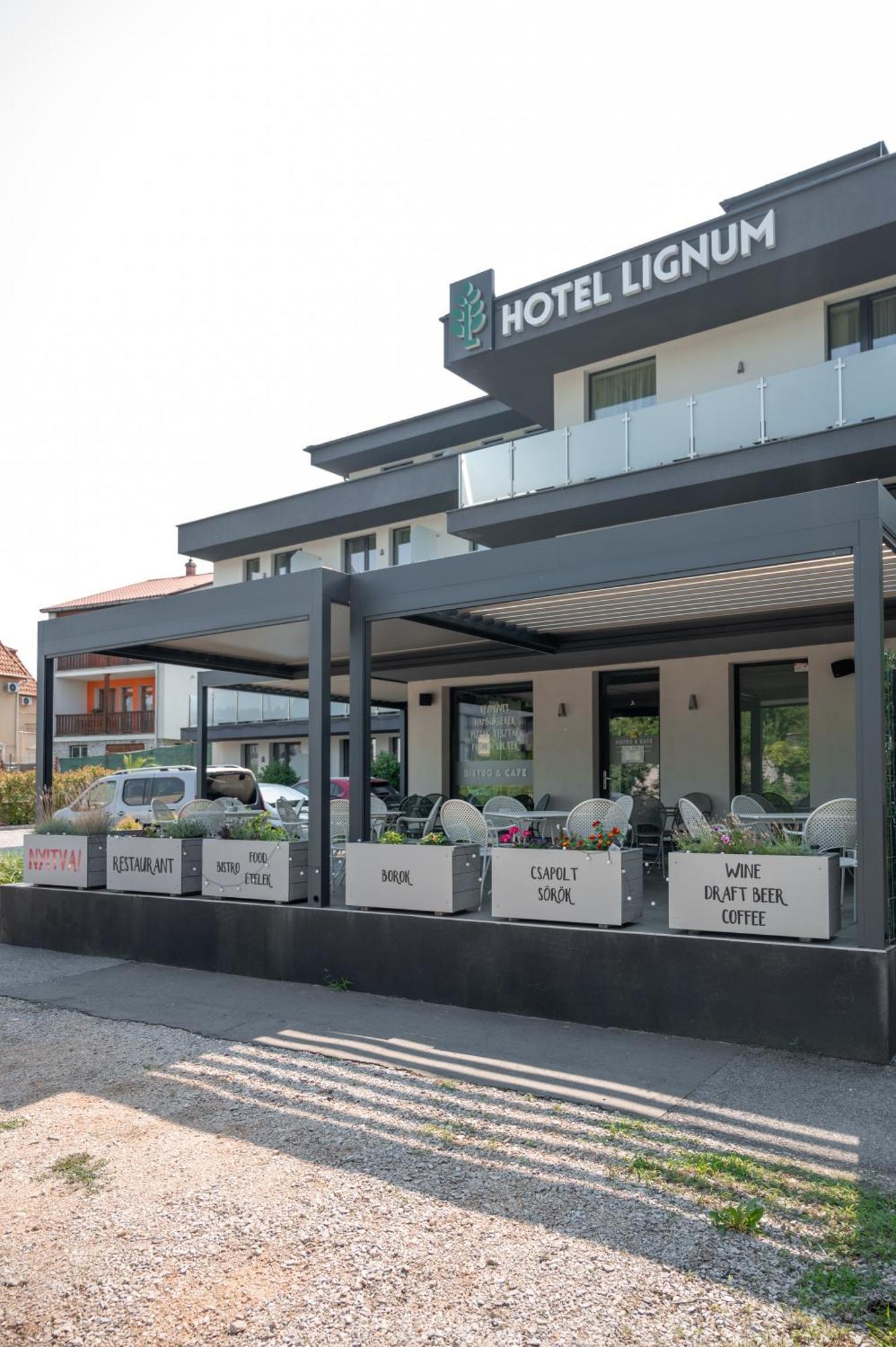 Lignum Hotel Miskolc Buitenkant foto