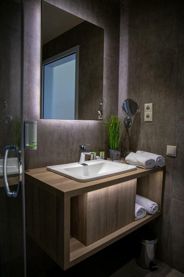 Lignum Hotel Miskolc Buitenkant foto