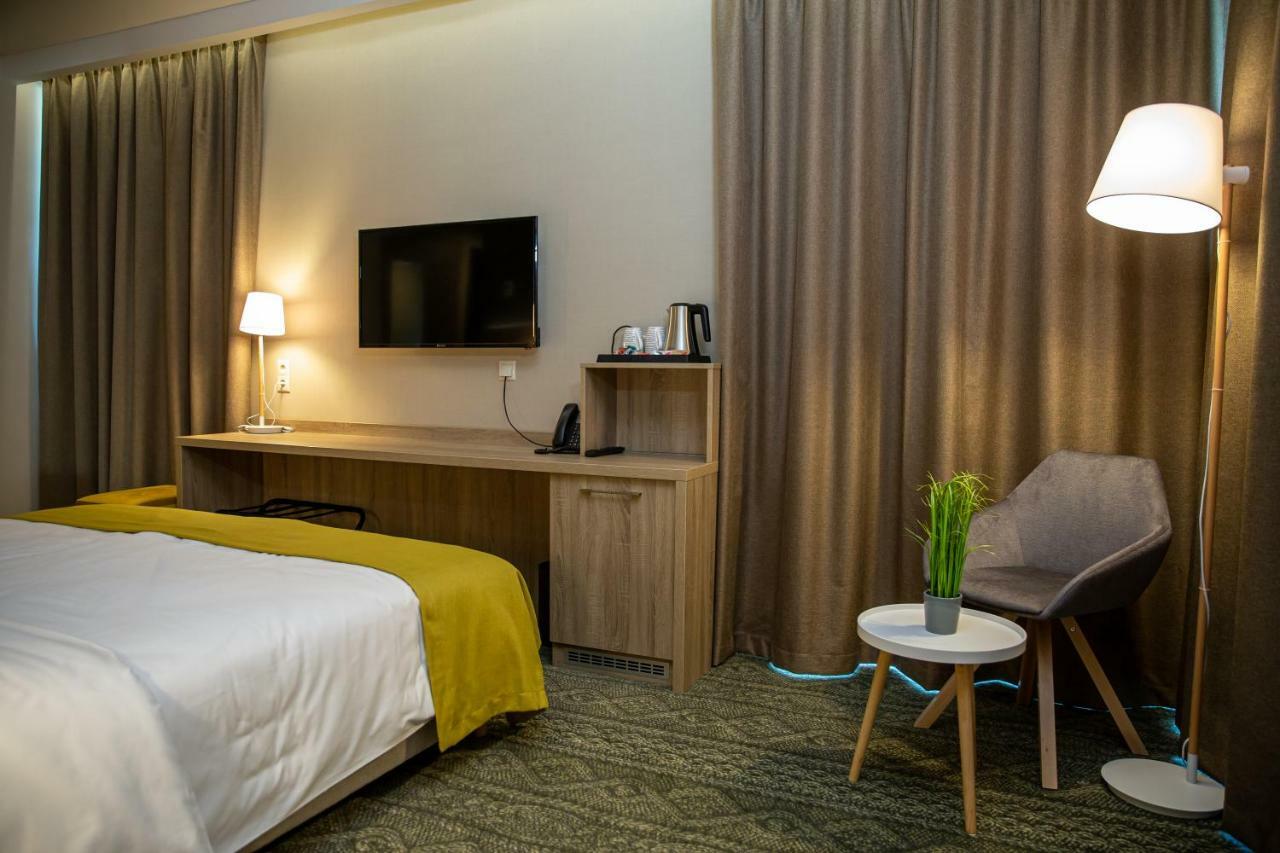 Lignum Hotel Miskolc Buitenkant foto